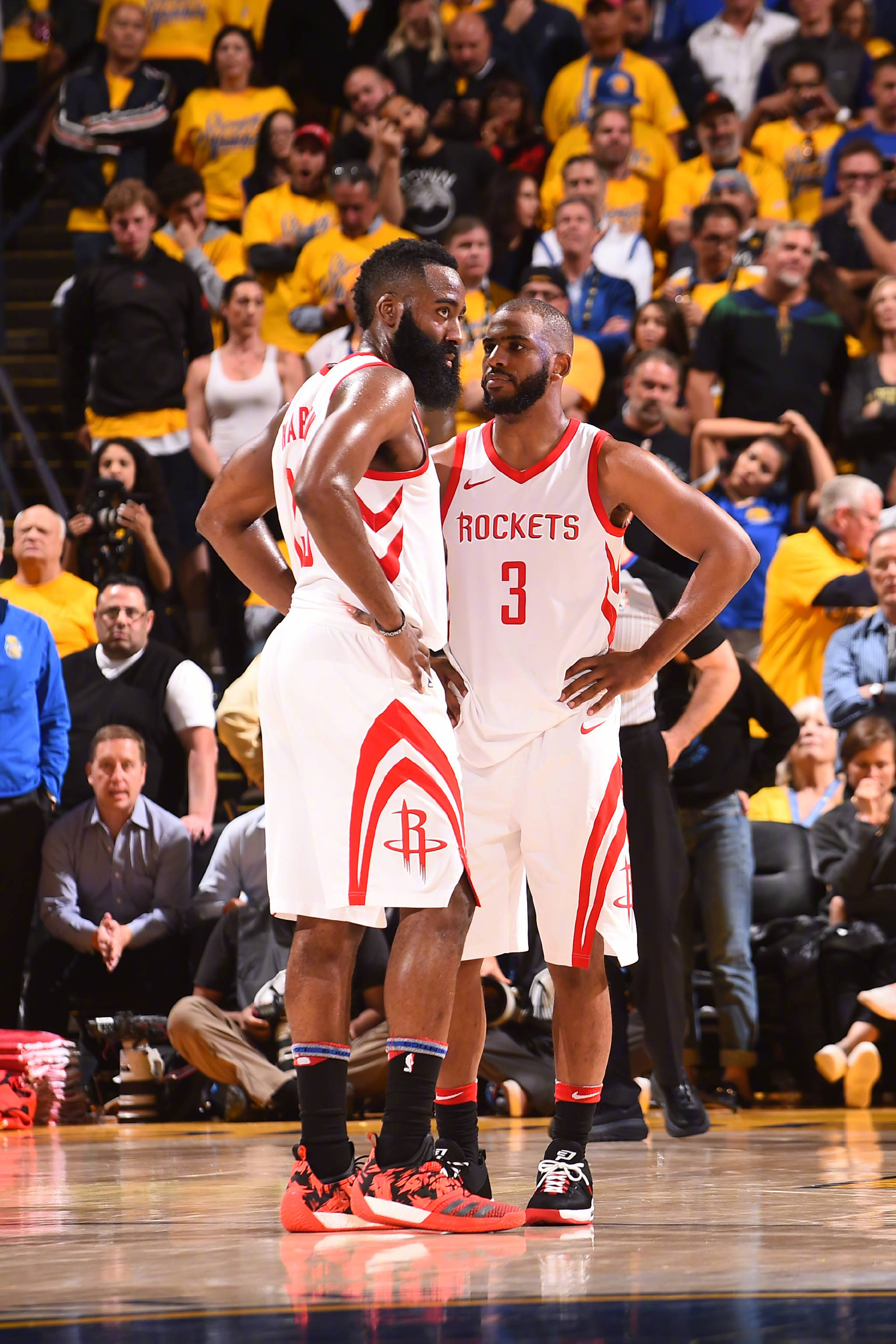 经过中场的 经过中场的